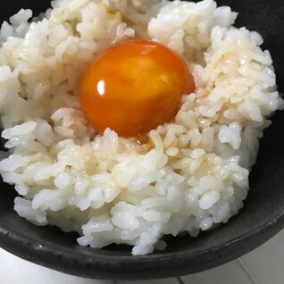 絶品漬け卵かけご飯！！おにぎりなんかにしてもいい！